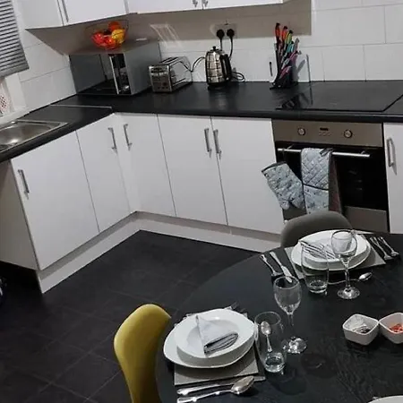 Apartment Classic In Leeds Near Roundhay Park