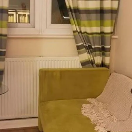 Classic In Leeds Near Roundhay Park Apartment *