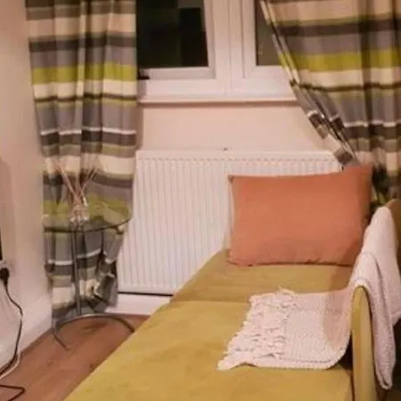 Apartment Classic In Leeds Near Roundhay Park